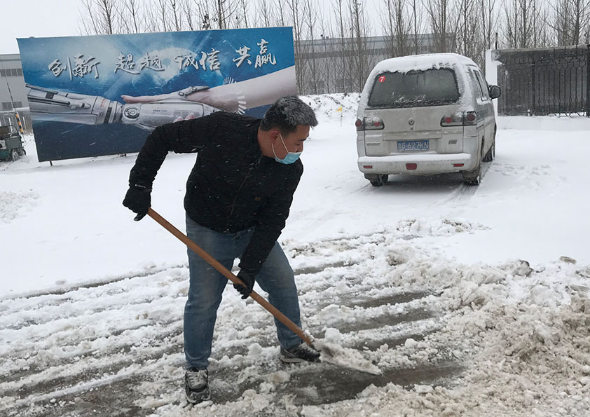 博陽機(jī)械：冬日掃雪、天寒暖人心